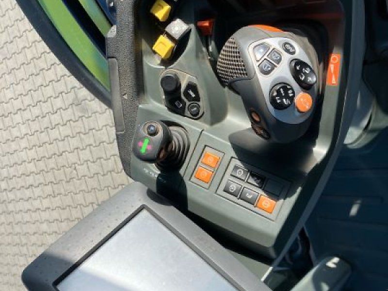 Claas ARION 550 CMATIC CEBIS