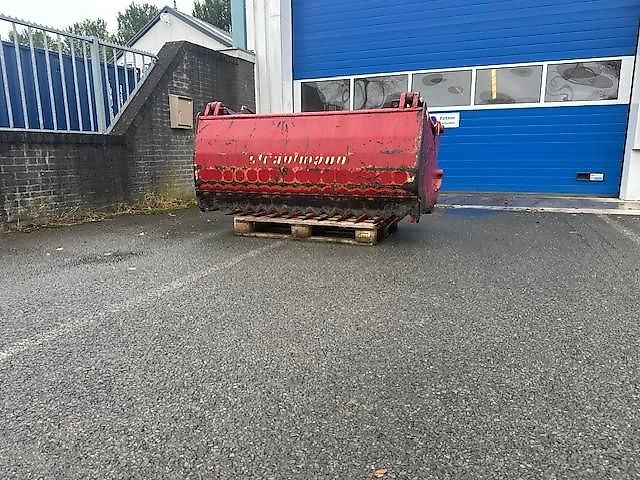 Strautmann Kuilhapper 1800 met euro haken