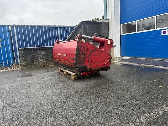 Strautmann Kuilhapper 1800 met euro haken