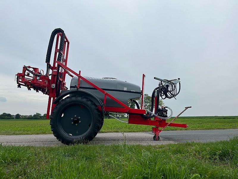 AGROFART Feldspritze Gezogen AF1215 / Field sprayer 1200l / Opryskiwacz polowy przyczepiany 1200l 15m