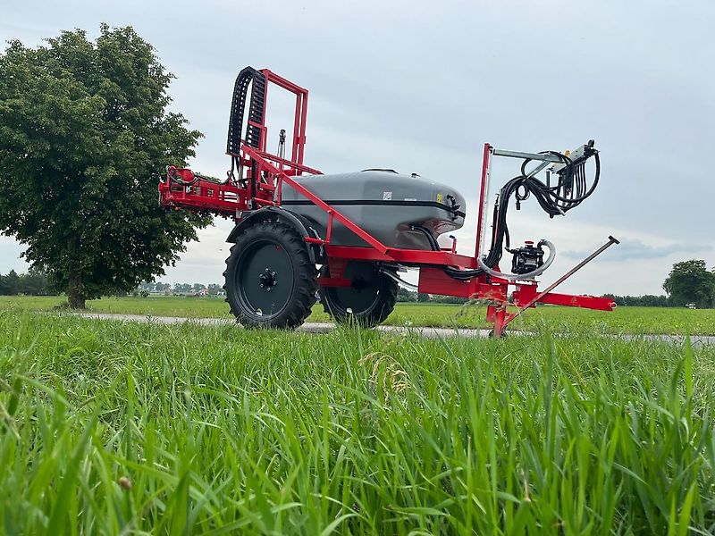 AGROFART Feldspritze Gezogen AF1215 / Field sprayer 1200l / Opryskiwacz polowy przyczepiany 1200l 15m