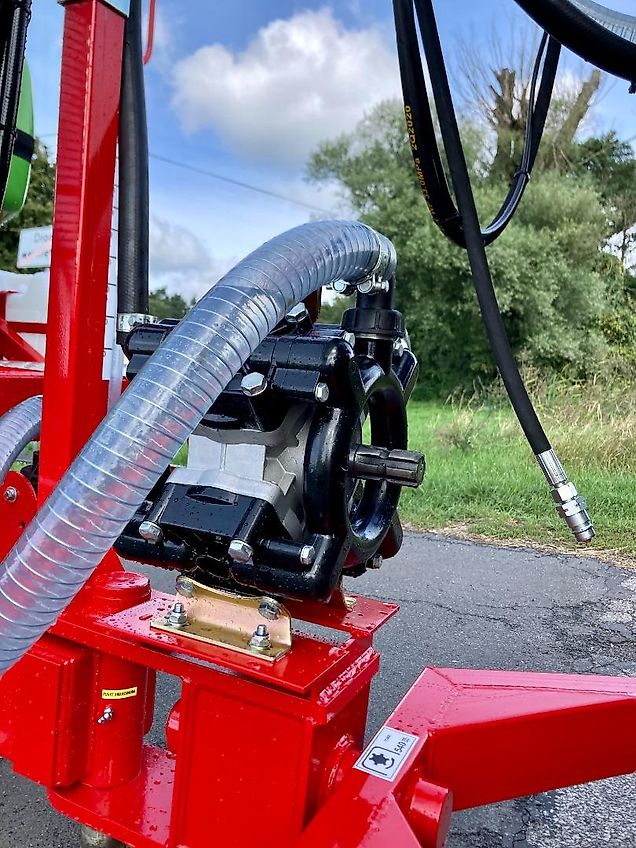 AGROFART Feldspritze Gezogen AF1215 / Field sprayer 1200l / Opryskiwacz polowy przyczepiany 1200l 15m