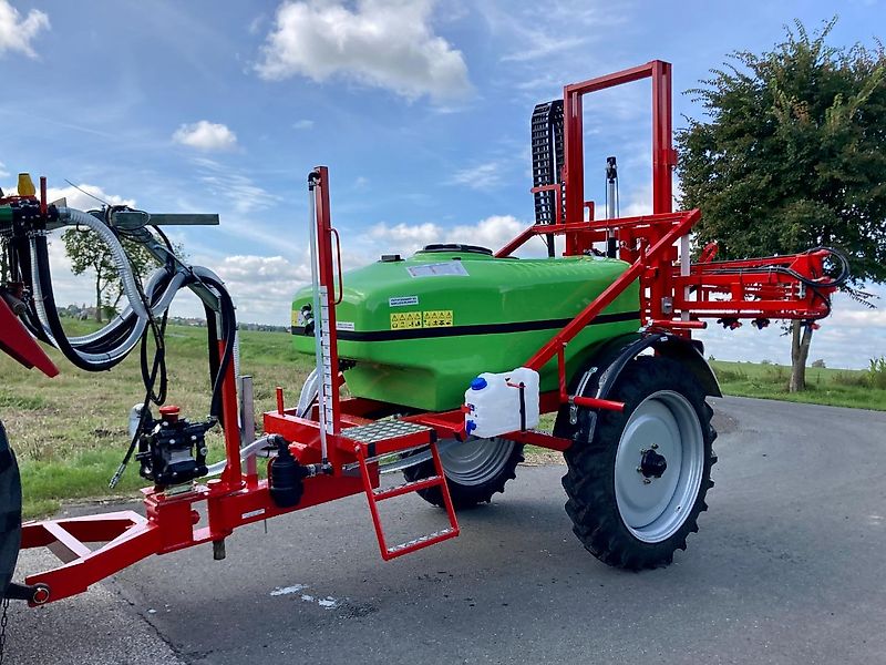 AGROFART Feldspritze Gezogen AF1215 / Field sprayer 1200l / Opryskiwacz polowy przyczepiany 1200l 15m