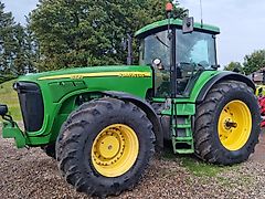 John Deere 8320