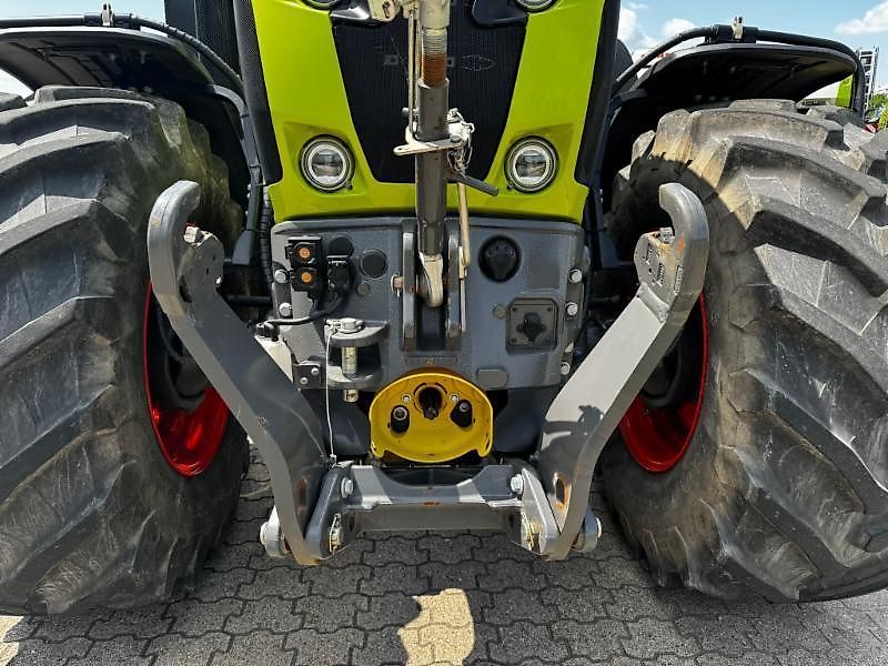 Claas AXION 830