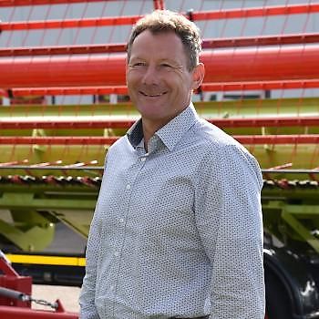 Contact Mr. Johannes Hinrichsen